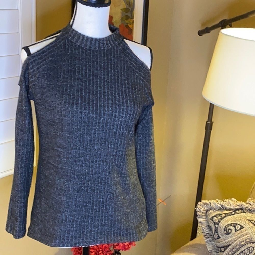 𝅺Jennyfer Cold Shoulder Long Sleeve Sweater